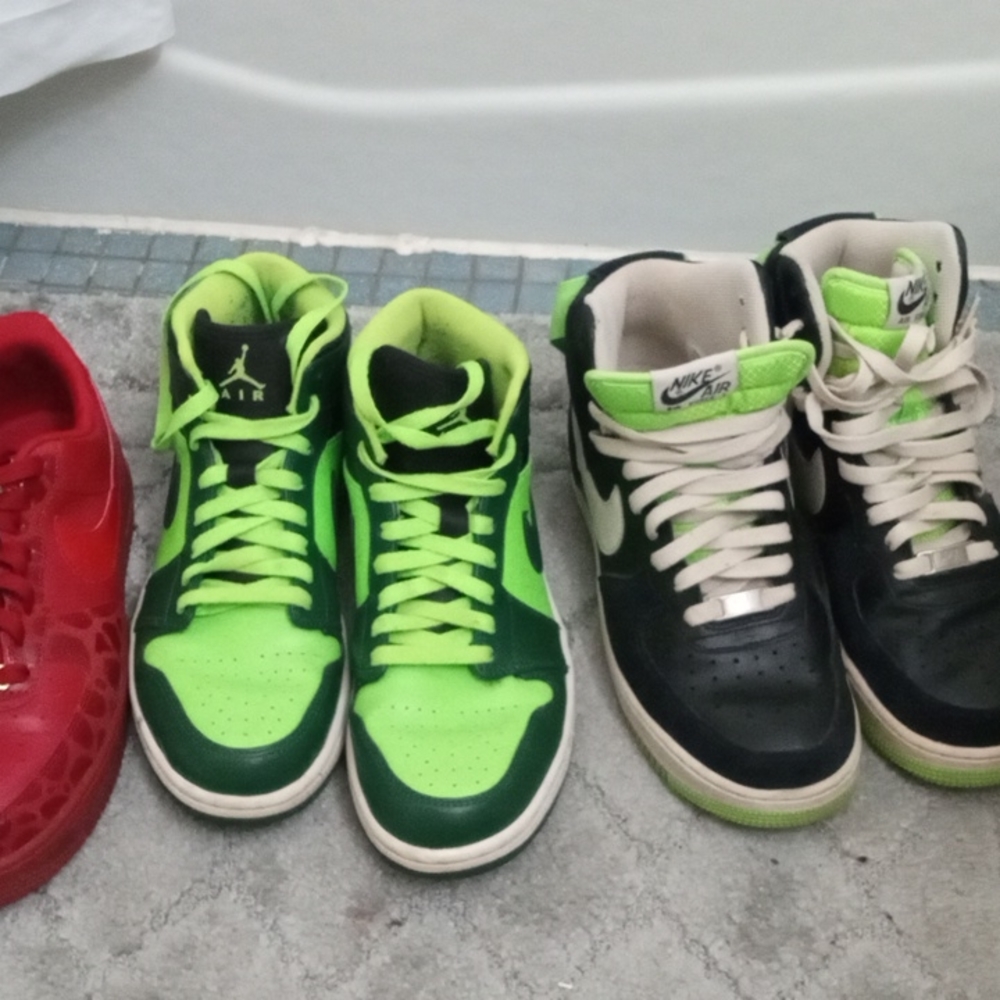 3 pair of barley worn women's athletic shoes made by Nike and Jordan .